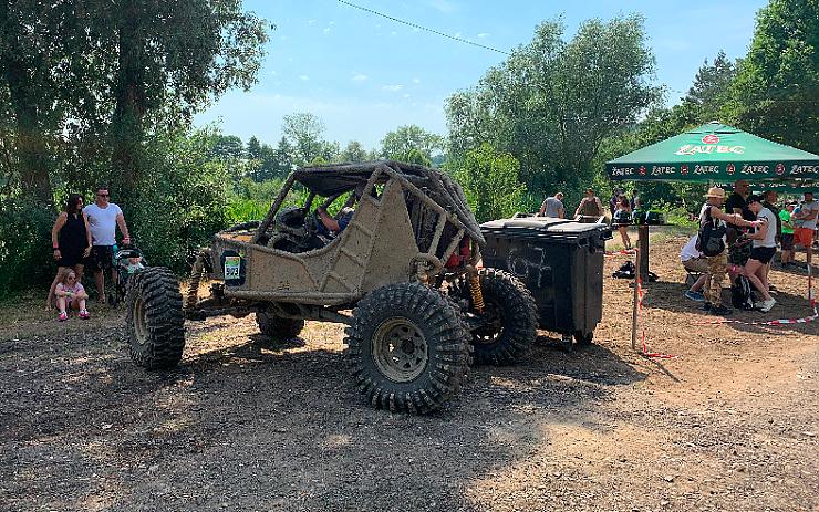 VIDEO: V Bezděkově o víkendu závodily offroady! Přijeli i závodníci ze Slovenska a Maďarska