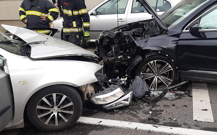 Září na silnicích Chomutovska: Policisté vyjížděli ke 145 nehodám, tři lidé se při nich těžce zranili