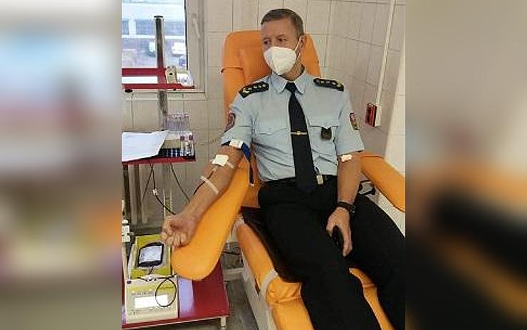 Dárců krve dlouhodobě ubývá, do hromadného darování se zapojili i zaměstnanci věznice Nové Sedlo
