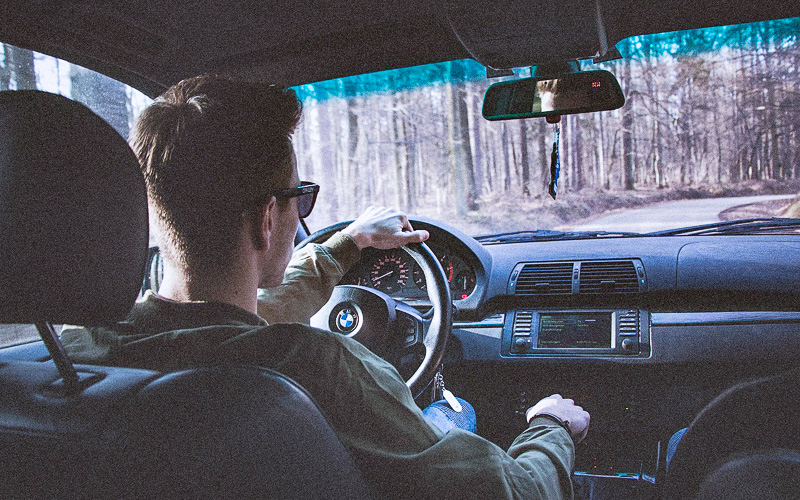 Muže (28) načapali za volantem bez řidičáku, zato s drogou v krvi! 