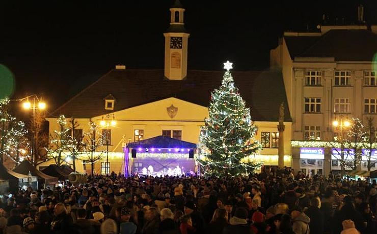 Krizový štáb v Lounech doporučil omezit průběh akce rozsvícení vánočního stromu