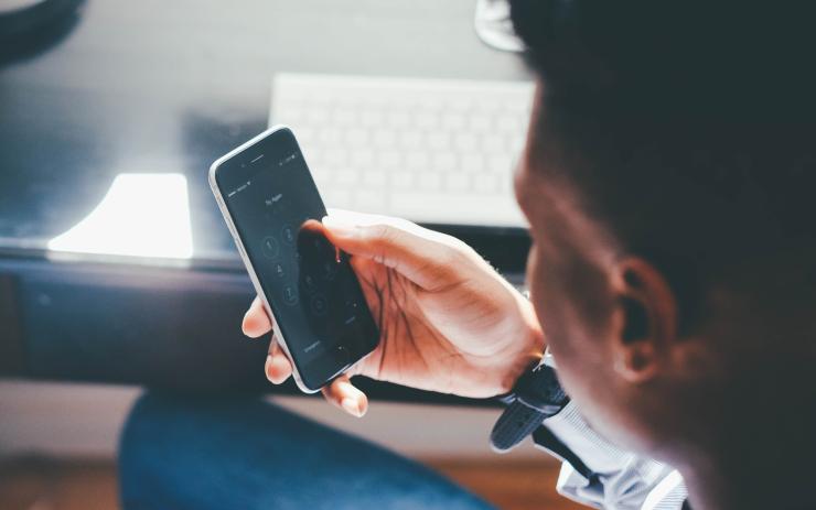 Pozor, podvod! Ženě se nabourali do facebookového účtu, z jejích přátel se pak snažili fikaným způsobem vymámit peníze