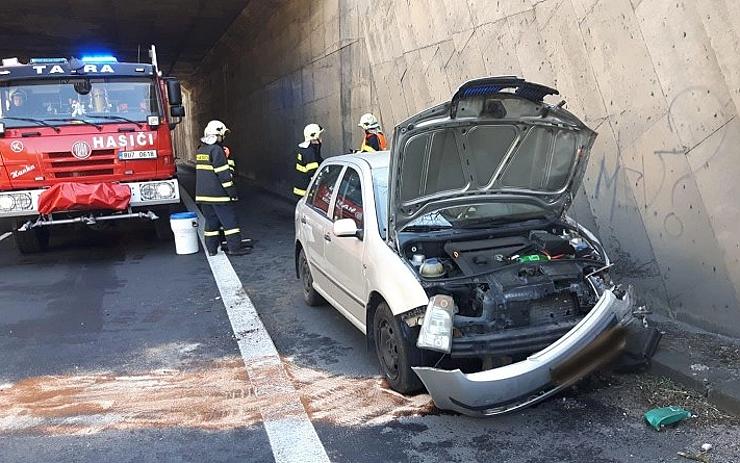 Policisté v kraji vyjížděli k 85 nehodám, nejvíce se bouralo na Lounsku