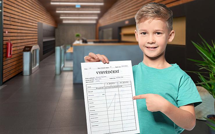 Plavecká hala v Lounech odmění děti se samými jedničkami hodinou plavání zdarma