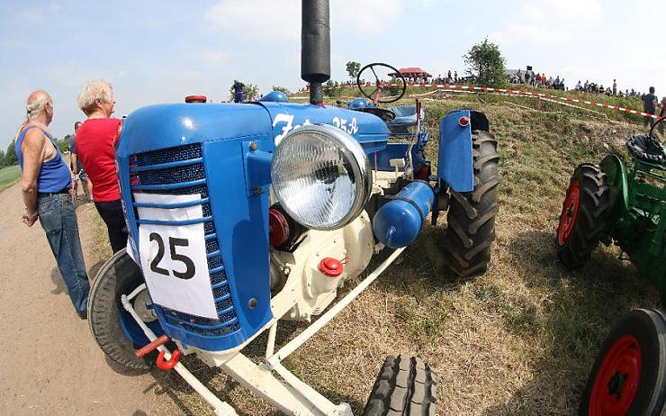 TIP NA VÍKEND: V Líšťanech budou v sobotu závodit traktory, zúčastnit se mohou i děti