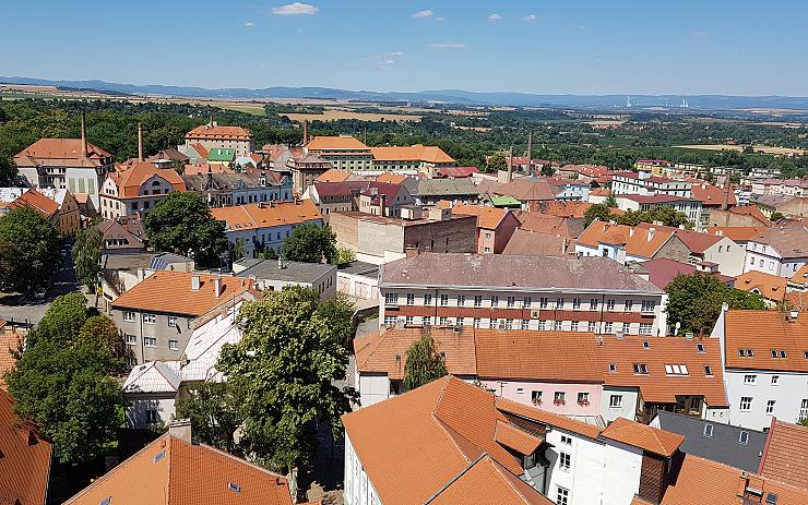 Prodej městských bytů v ulici Dr. Václava Kůrky v Žatci se protahuje. Nájemníci požadují snížení kupní ceny