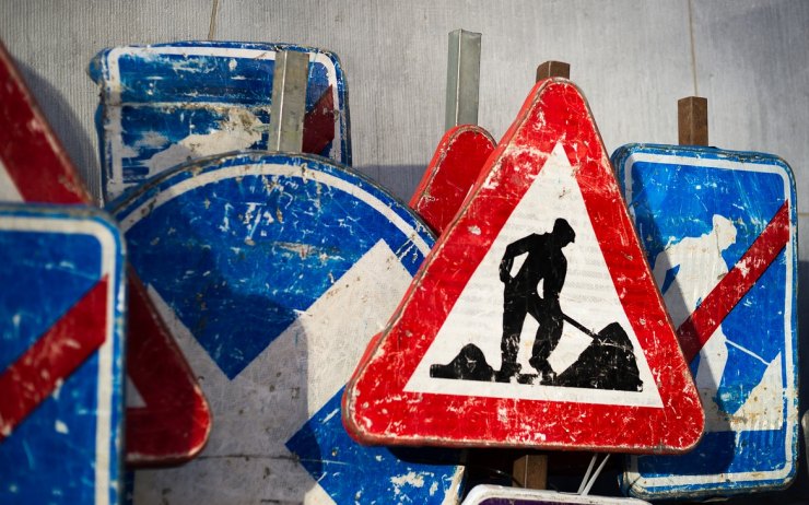 Řidiči, pozor na dopravní omezení v sídlišti Pod Kasárnami v Lounech