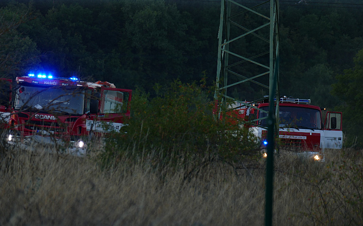 Hasiči vyjeli k požáru trafostanice v Tvršicích, hořelo ale něco jiného