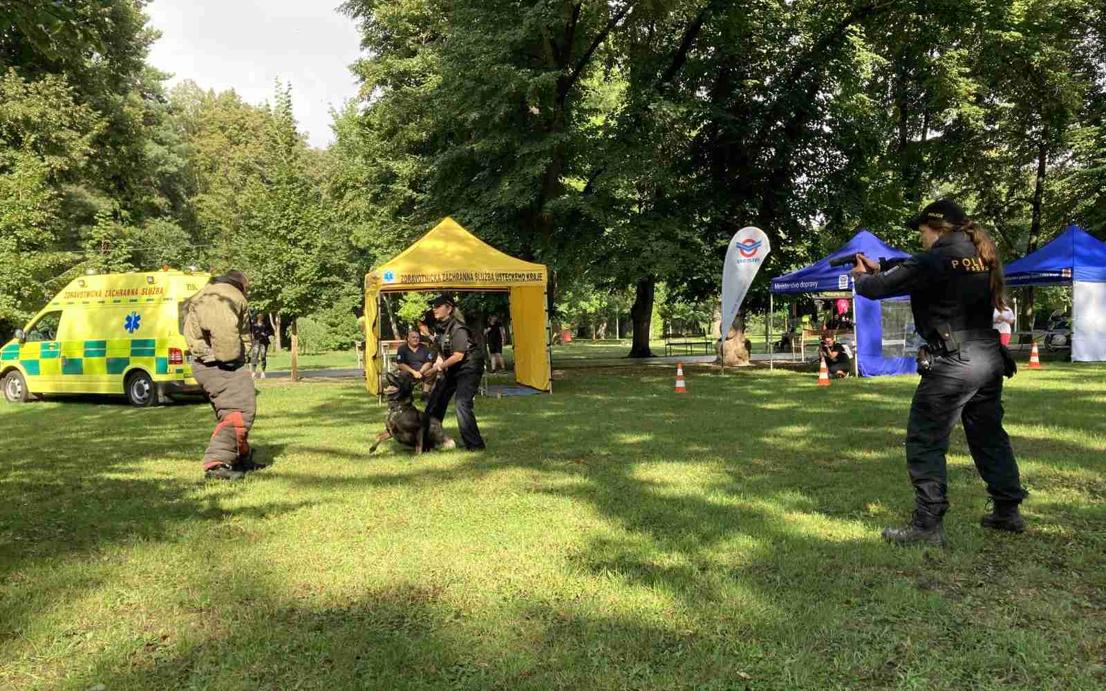 FOTO: Návštěvníci dobročinné akce Memoriálu Petry Hézlové se seznámili s prací policie