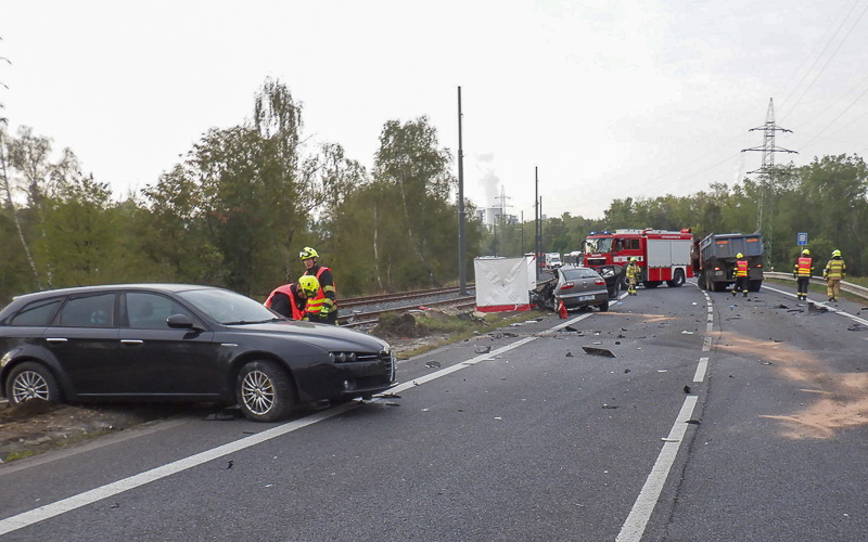 Při nehodách v minulém týdnu zemřel jeden člověk. Na silnici u Litvínova připomínají tragédii svíčky 