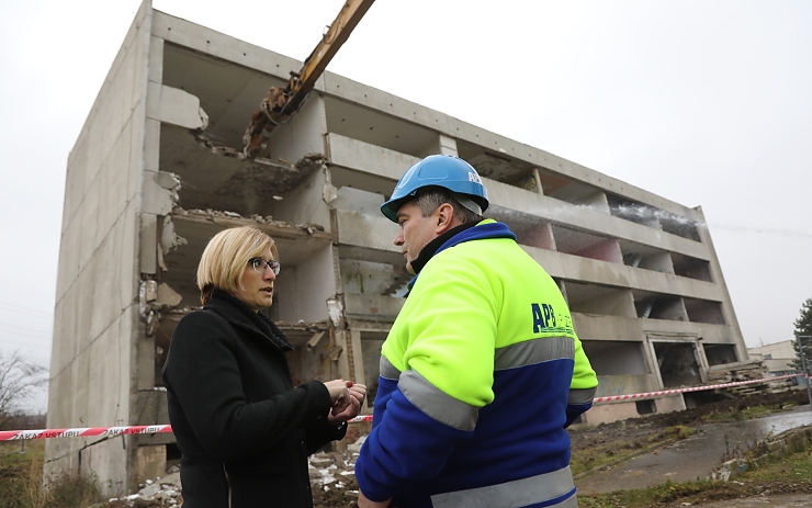 Na Mostecku proběhnou další demolice zchátralých budov! Víme kde