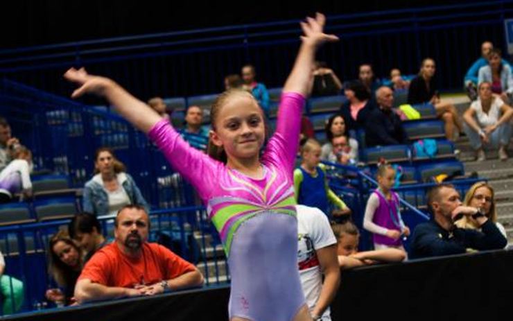 Mladá Mostečanka boduje v gymnastice, medaile vozí ale i z jiných sportů