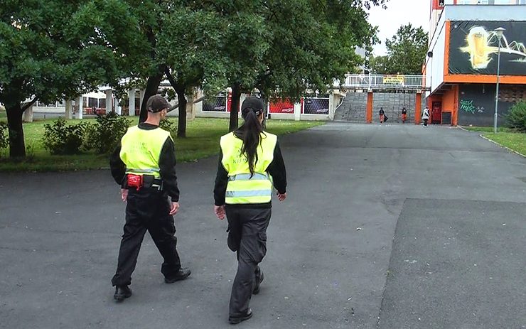 Městská policie má v ulicích devět nových asistentů prevence kriminality