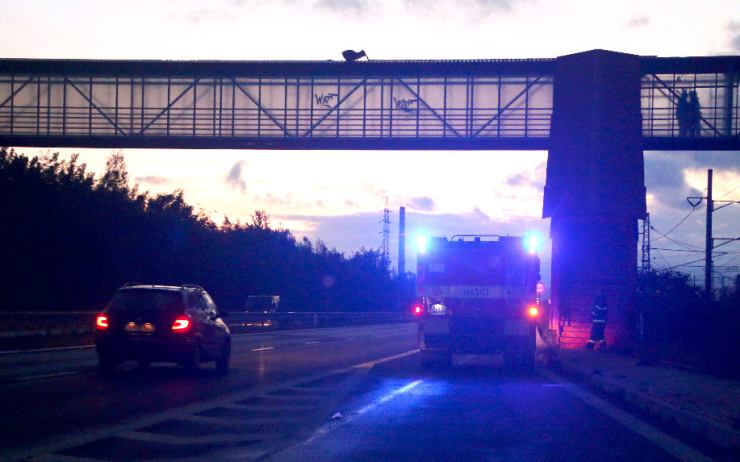 Řidiči na rušné silnici z Mostu na Chomutov byli v ohrožení