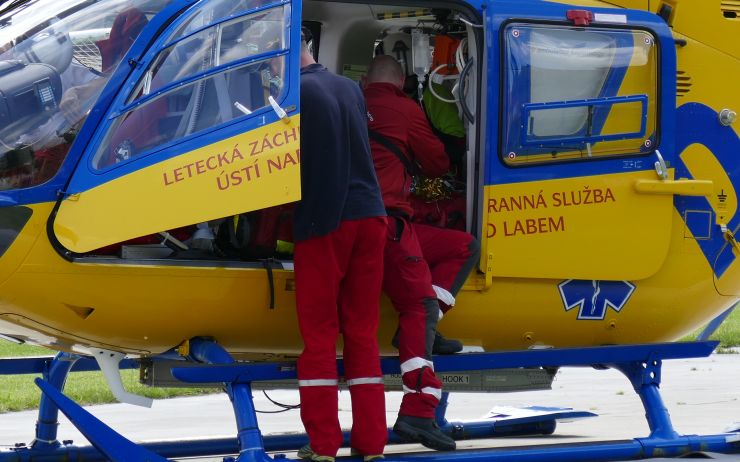 Strážníci zachránili lidský život v Janově. Byli na místě jako první