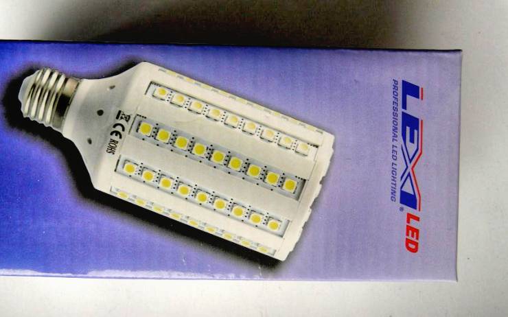 Kupujete domů úsporné LED žárovky? Některé vám mohou dát ránu elektrickým proudem!