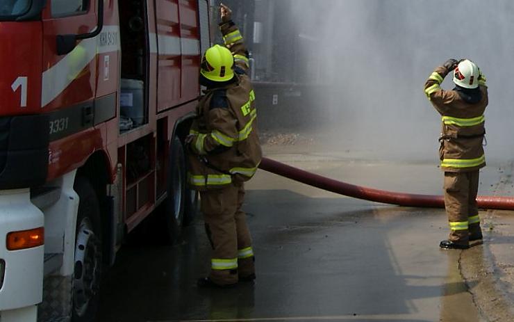 Unipetrol: Požár byl do pěti minut plně pod kontrolou