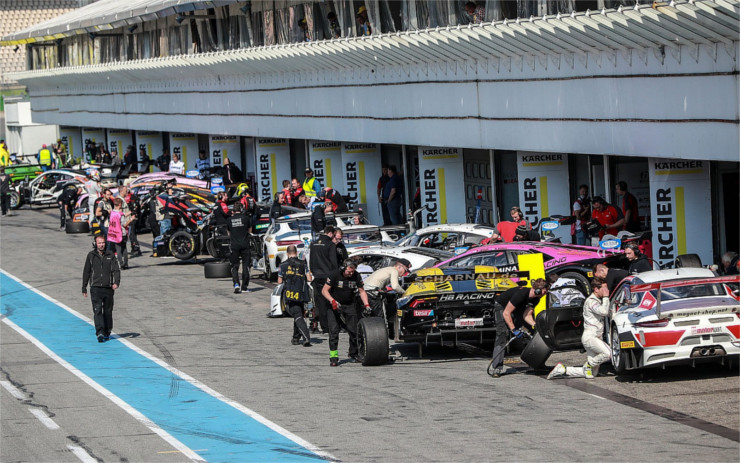 Na autodrom v rámci ADAC GT Masters zavítá dvojnásobný šampion vytrvalostních závodů Timo Bernhard