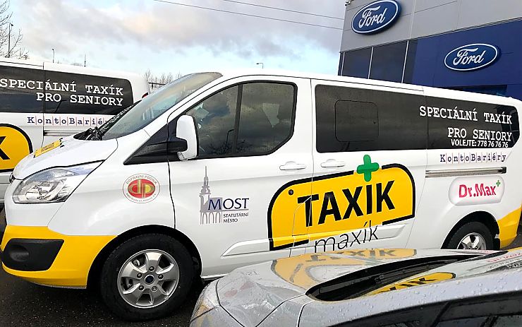 Taxík Maxík má za sebou necelý měsíc ostrého provozu. Čekají ho bezbariérové úpravy
