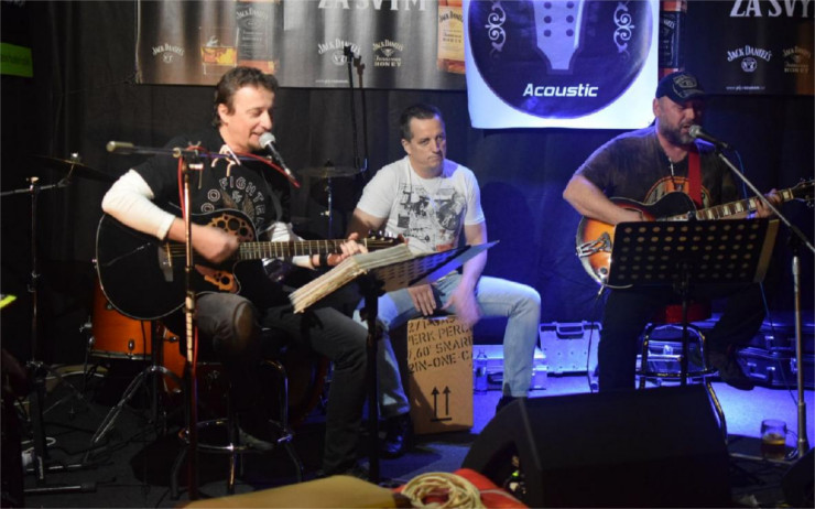 Do Rokáče dorazí skupina Bourbon Acoustic, zahrají české i světové hity