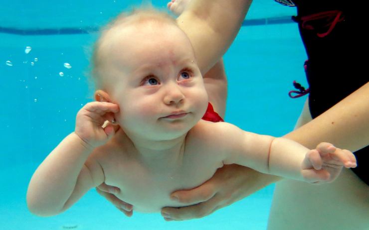 VIDEO: Naučte své děti milovat vodu. Kapka v Litvínově otevírá nové kurzy!