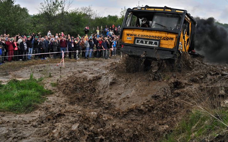 VIDEO: Chcete pořádnou podívanou? Přijeďte na Truck Trial Show do Horního Jiřetína