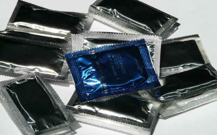 Mladík v litvínovském Tescu nakrad kondomy za tisíce korun