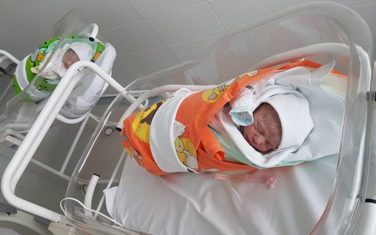 Nemocnice v Žatci přerušila provoz dětského a novorozeneckého oddělení, Most i Chomutov nabízejí pomoc