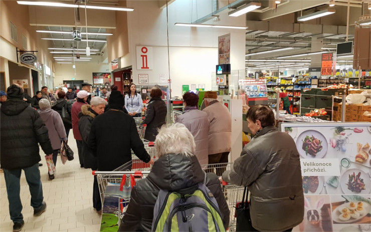 Muž přijel do Mostu krást čokolády, ostraha ho ale zadržela