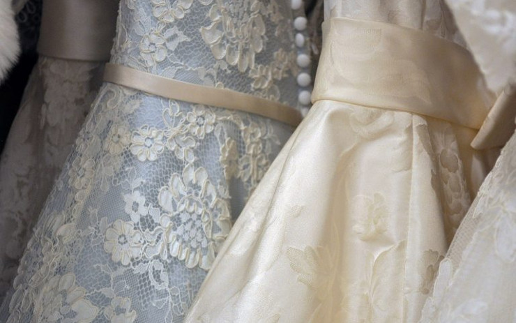 Některé půjčovny svatebních šatů na severu Čech porušují zákon, zjistila to obchodní inspekce