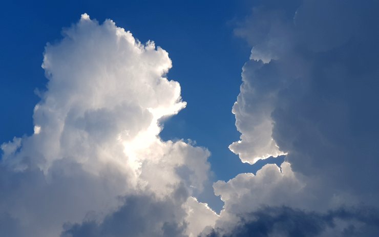 Co nás čeká v tomto týdnu: Tepla ubude, oblaků (i srážek) přibude