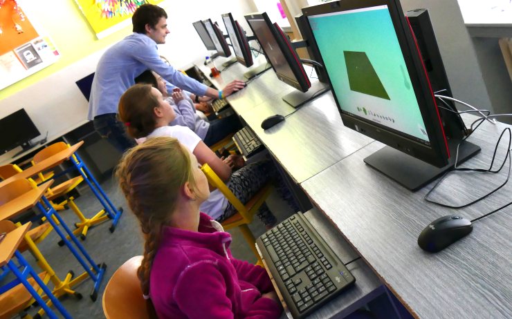 REPORTÁŽ: Děti se v Mostě učí programovat. Funguje zde CoderDojo klub