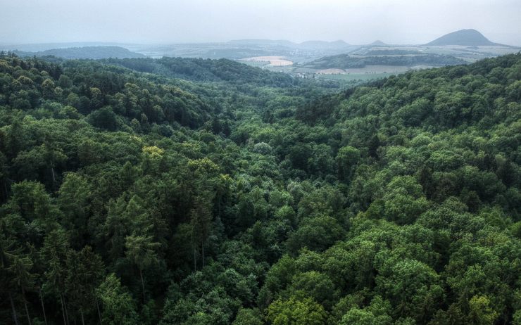 Začíná nám mokré léto? Noc na úterý si trochu zapláče