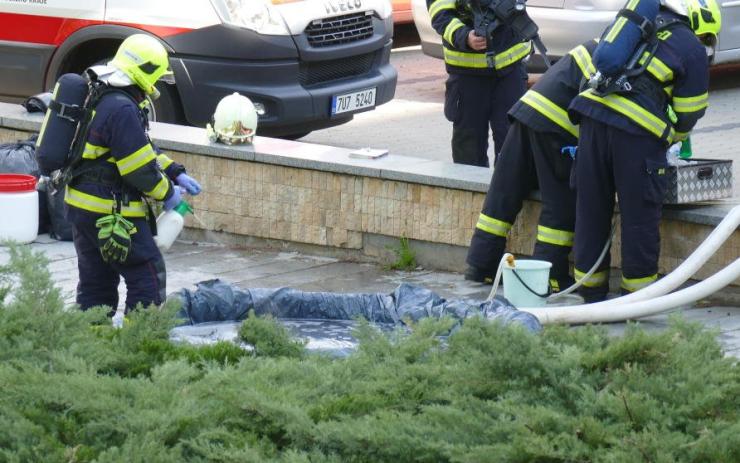 Policisté odložili případ obecného ohrožení u soudu. Už ví, co bylo v obálce za prášek