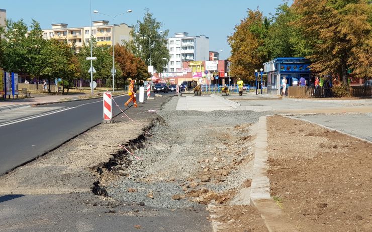 PRO ŘIDIČE: Opravy silnice omezí dopravu v Lipové ulici. Tady je harmonogram prací