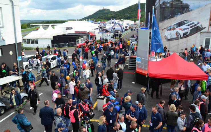 Autodrom varuje před nákupem od podvodníků. Falešné vstupenky odhalí upravený systém čteček