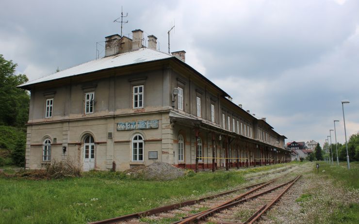 Vlaky pojedou znovu až na Moldavu! Naplánujte si výlet Hurvínkem z Mostu a Žralokem z Ústí