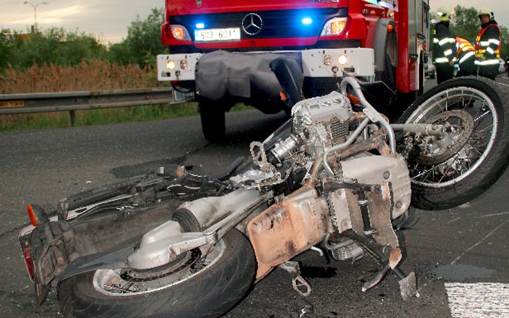 PRÁVĚ TEĎ: Na Klínech se motorkář srazil se zvířetem, zasahují všechny složky záchranného systému