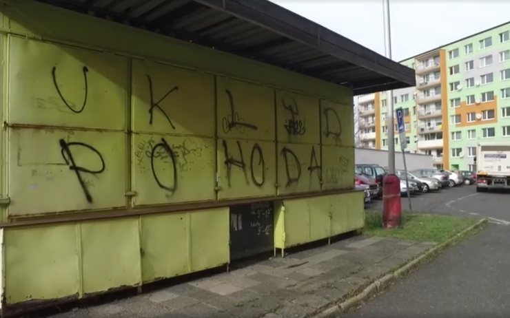 VIDEO: ÚKLID POHODA: Od graffitů se distancujeme, nabízíme odměnu za dopadení vandalů!