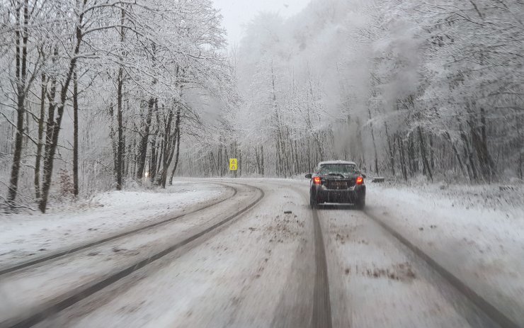 Meteorologové varují před záplavou sněhu na jihu Čech. Bude sněžit i na Mostecku?