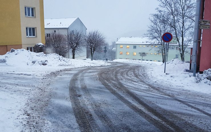 Přichází velká změna: Navzdory čtvrteční sněhové nadílce se citelně oteplí