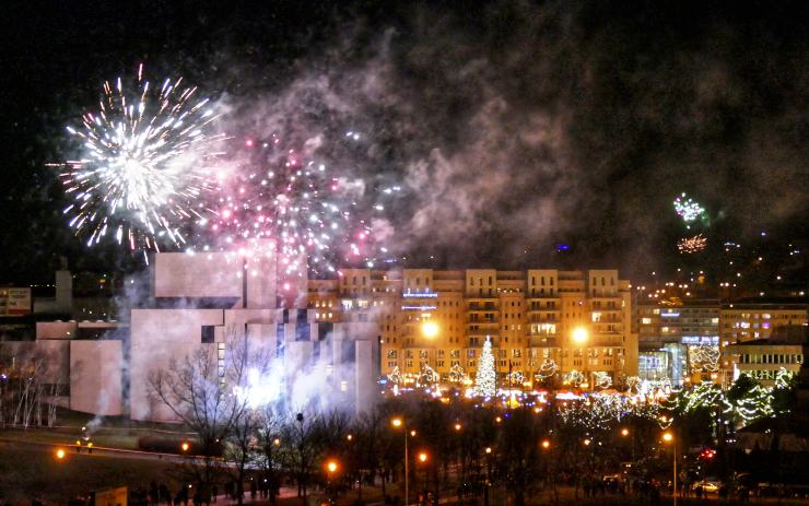 Silvestr 2018 na náměstí v Mostě: Přijdete na ohňostroj?