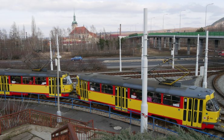 Drahá jízda tramvají! Cestování po Mostě přišlo muže na šest tisíc 