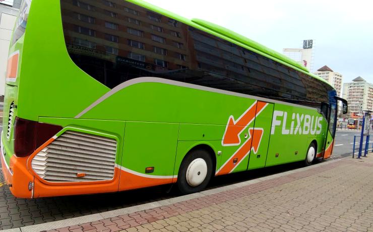 FlixBus zavádí „mostecký expres“ a navyšuje počet spojů mezi Mostem a Prahou o třetinu