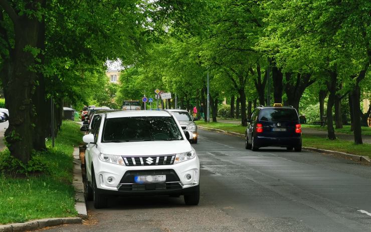 V ulici Pod Šibeníkem budou nasvíceny přechody a auta budou nově parkovat na opačné straně