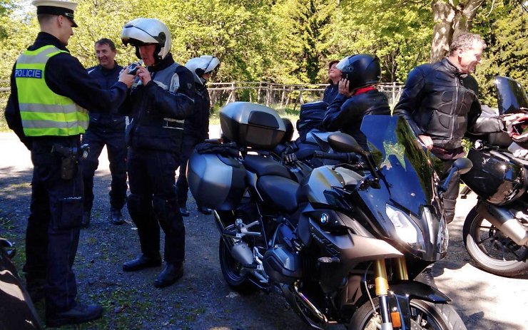 Policisté v horách na Litvínovsku kontrolovali motorkáře i cyklisty