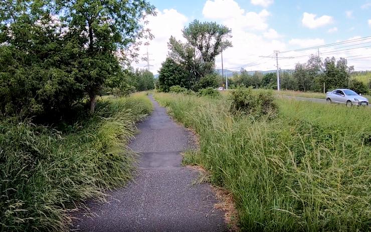 VIDEO: Litvínov chtěl opravit cyklostezku k chemičce, ale nedostane na ni peníze
