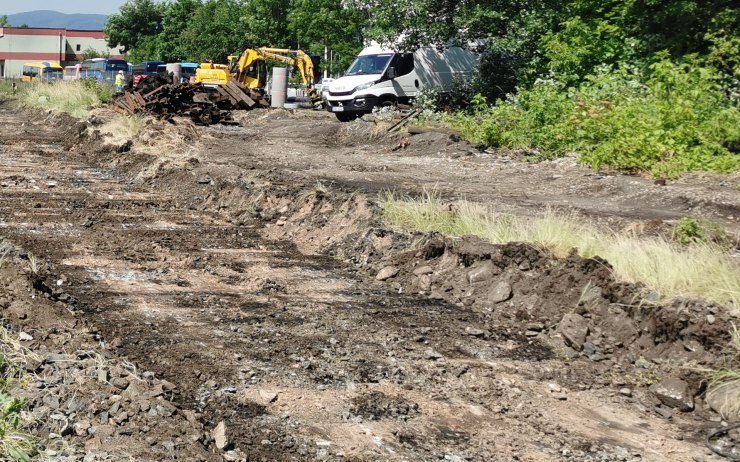 V Litvínově se zavírá železniční přejezd, dočasně přestanou platit zákazy vjezdu v okolí