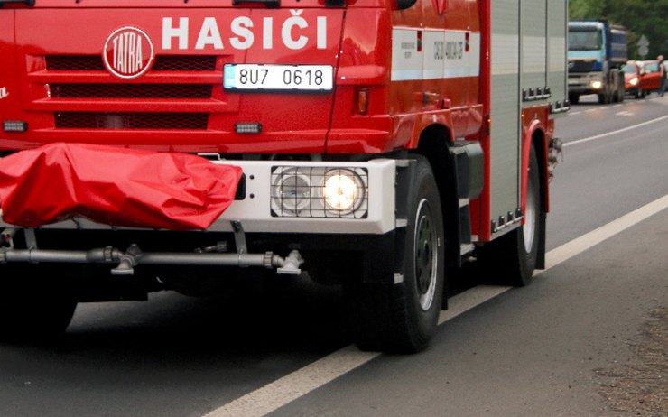 Řidič, který o víkendu skončil v tramvajových kolejích, měl v dechu alkohol!