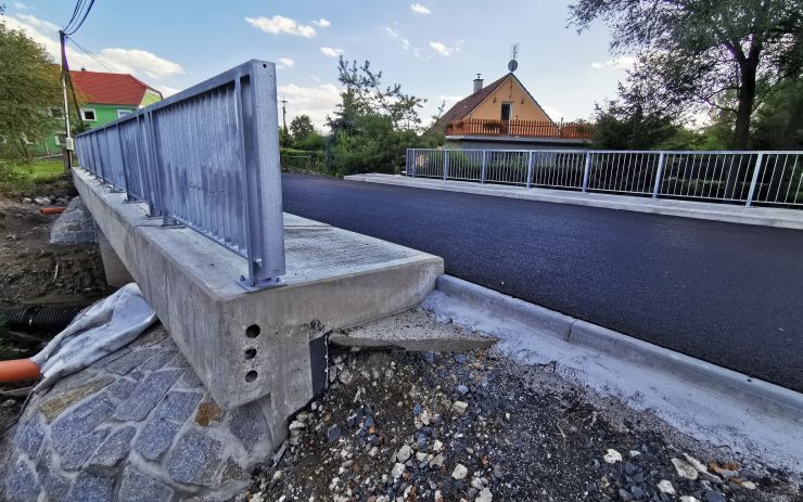 Doprava na Mostecku bude už brzy lepší. Hotový je další silniční most